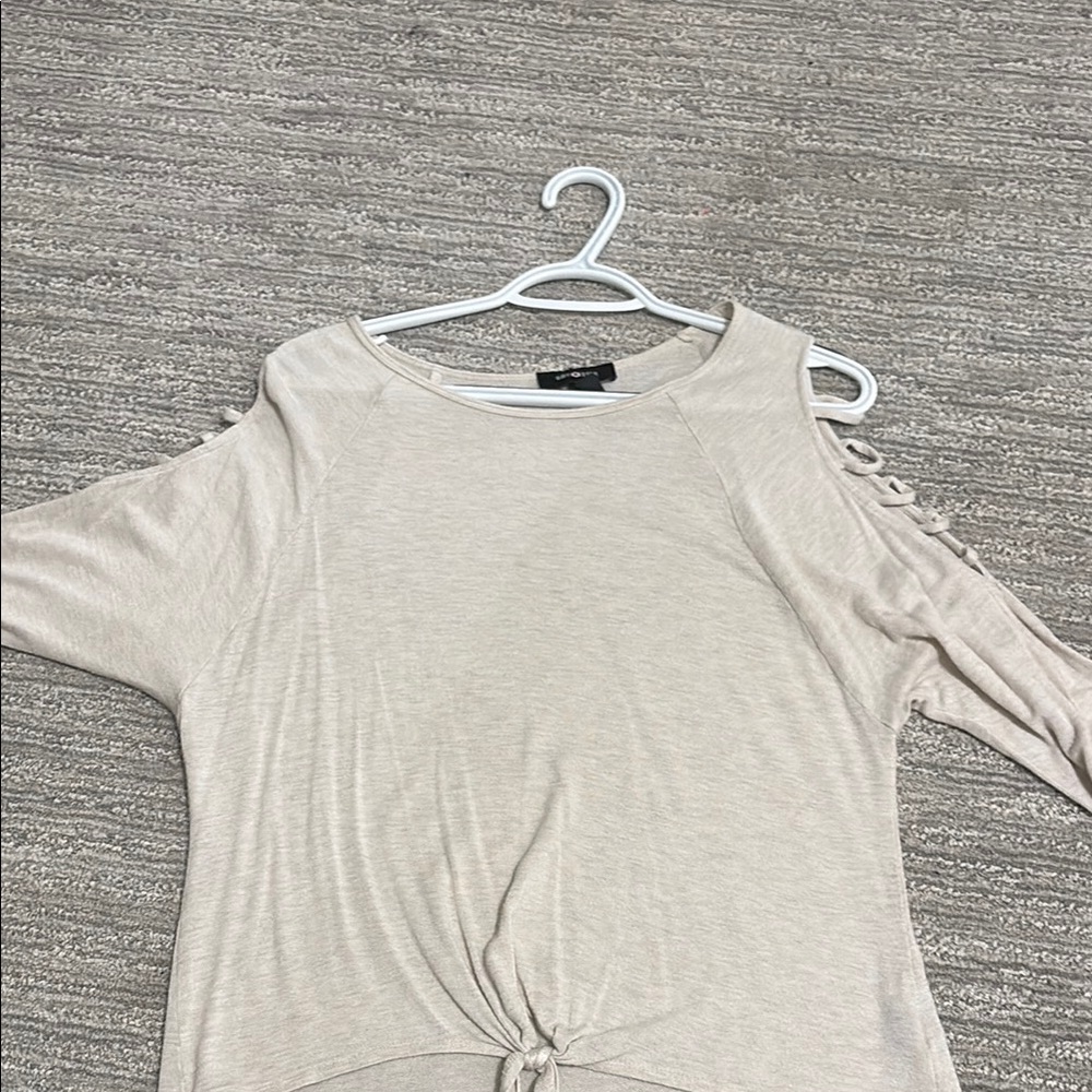 Amy Byer Cream Blouse with 3/4 Sleeves and Tie Front